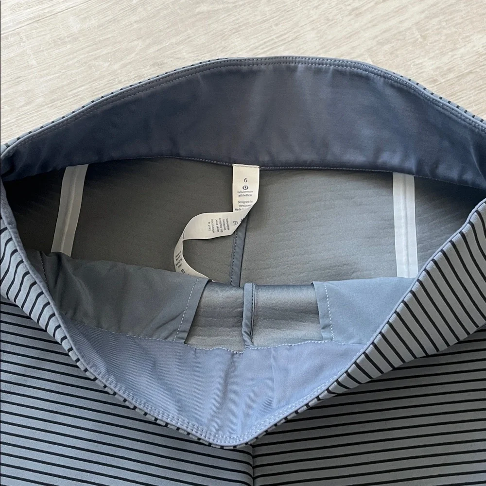 Lululemon‎ Shaped Short Stripe 3” in Sterling Athleisure Workout Yoga Womens 6